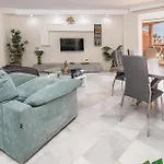 Bb.b5 - Spacious With Amazing View 아파트 *