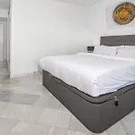 아파트 Bb.b5 - Spacious With Amazing View 에스테포나