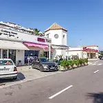 아파트 Bb.b5 - Spacious With Amazing View 에스테포나