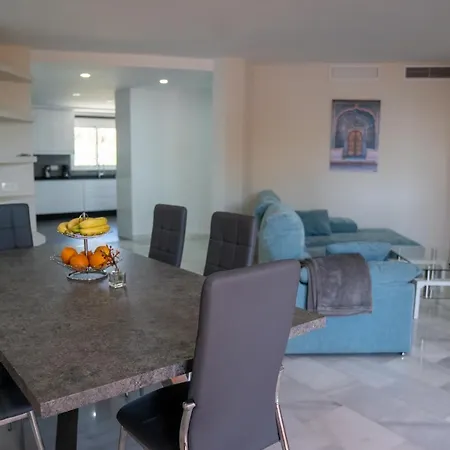 Luxury Three Bedroom At Apartman Estepona