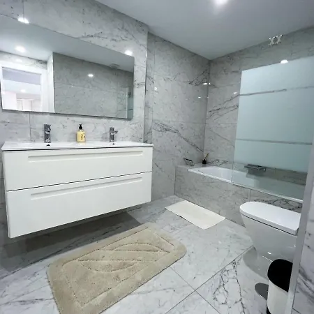 Luxury Three Bedroom At Apartman Estepona