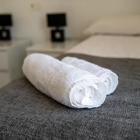 Luxury Three Bedroom At Apartman