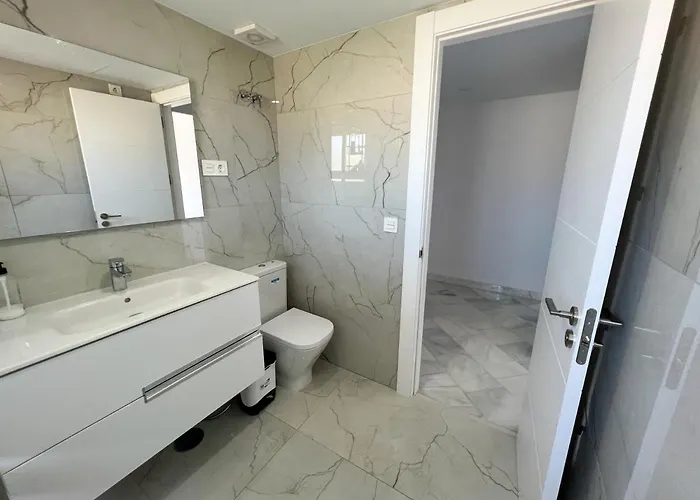 Bb.b5 - Spacious With Amazing View *