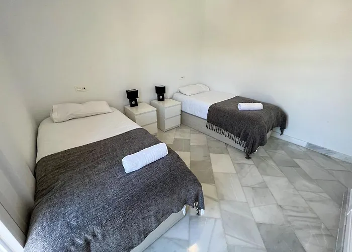 Bb.b5 - Spacious With Amazing View Estepona