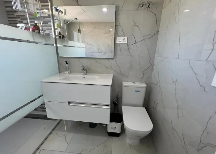 Bb.b5 - Spacious With Amazing View Estepona