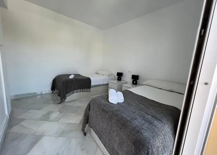 Bb.b5 - Spacious With Amazing View * Estepona