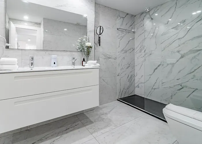 Bb.b5 - Spacious With Amazing View شقة إِستيبونا