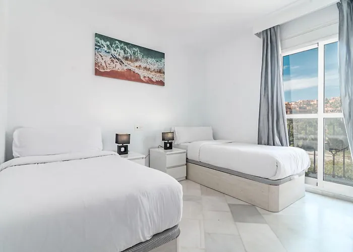 Bb.b5 - Spacious With Amazing View شقة إِستيبونا